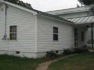 203 Frogge Ln, Robbins, TN 37852