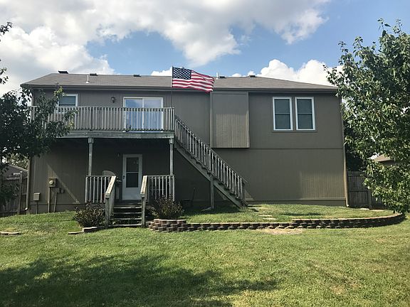 Double deck with a prv fence