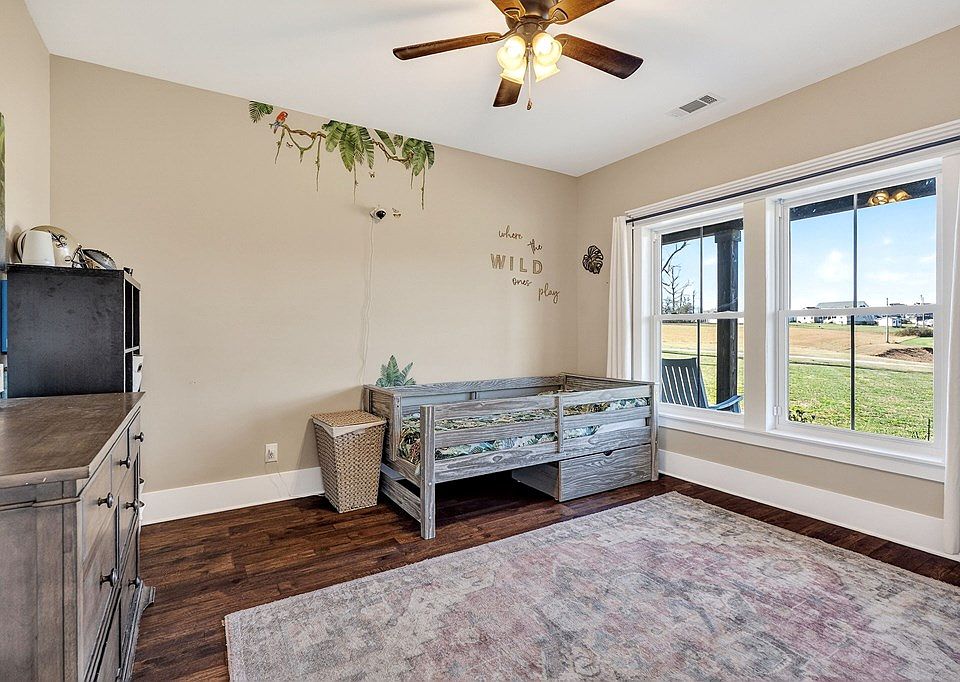 40th image of 3001 Tulip Ln