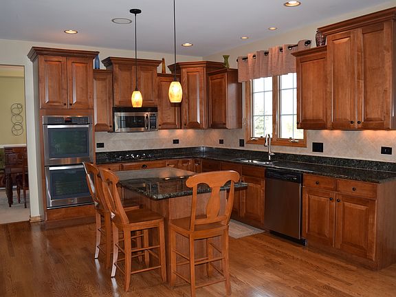 5th image of 873 Academy Ln