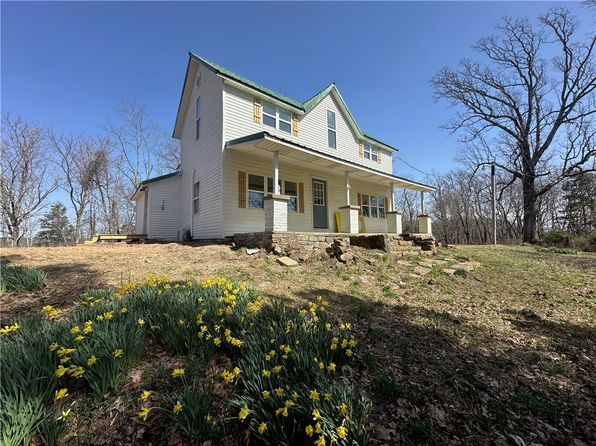 15684 Old Ridge Rd, Winslow, AR 72959