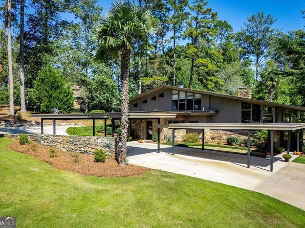 320 E Club Dr, Carrollton, GA 30117