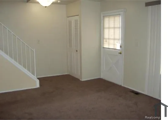 15110 W Nine Mile Rd — Photo 5