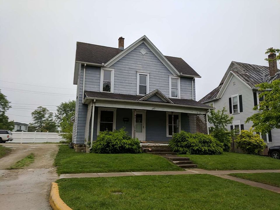 2nd image of 252 E Washington St