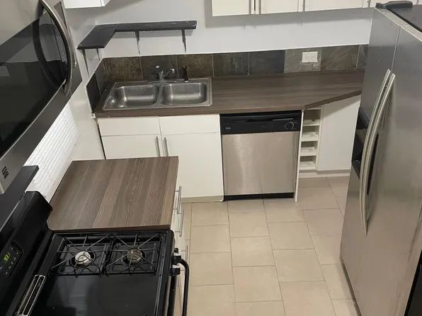 1721 N Kimball Ave #2R, Chicago, IL 60647