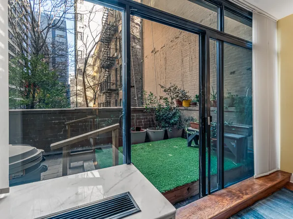 400 East 70th Street image 14 of 20