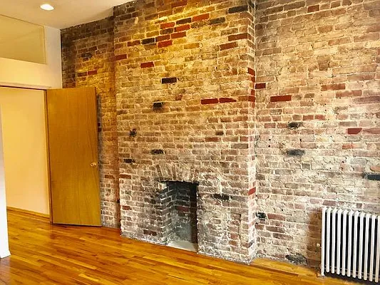 Rented by Bank Neary | media 32