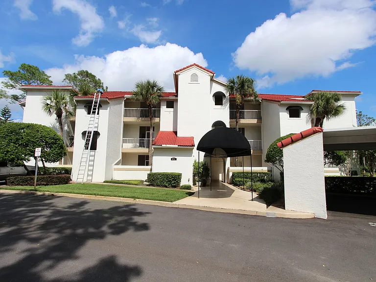 451 Hamptoncrest Cir #307 — Photo 1