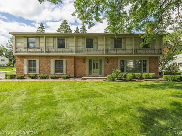3870 Shellmarr Ln, Bloomfield Hills, MI 48302