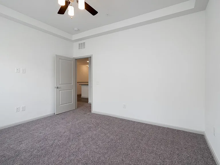 Thrive Luxury Apartments — Photo 74