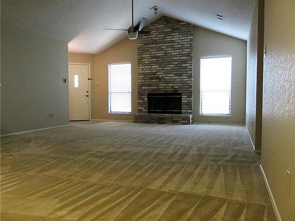 5th image of 1238 Bluff Creek Cir