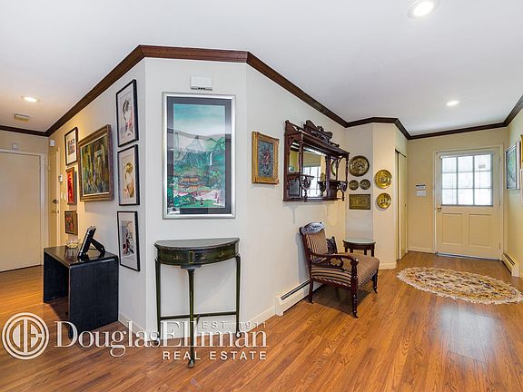 3rd image of 16 Marlin Ln