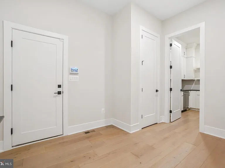 12321 Potomac Hunt Rd — Photo 25