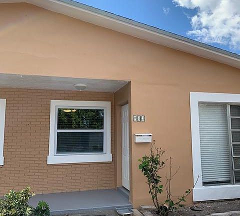 2nd image of 932 SW 16th St #932