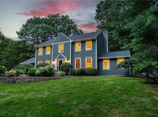7 Wickham Rd, North Kingstown, RI 02852