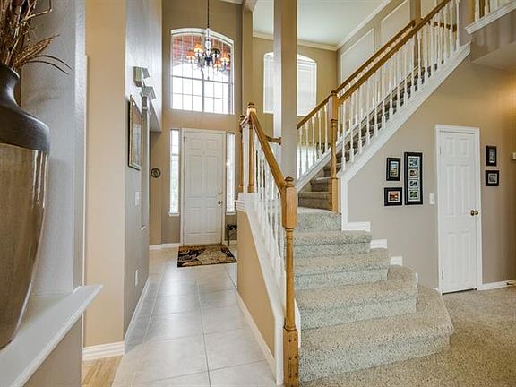 2nd image of 417 Vista Noche Dr