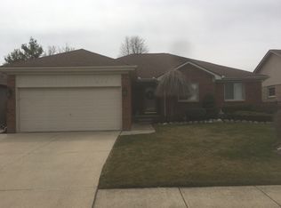 21900 Wilshire Cir, Macomb, MI 48044