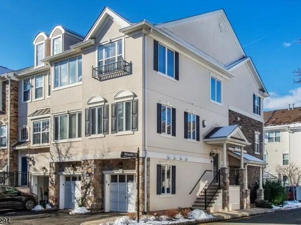 34 Carrington Pl, Clifton City, NJ 07013