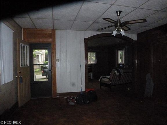 4th image of 328 Whitely St