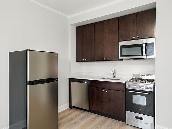 4th image of 2779 N Milwaukee Ave #309