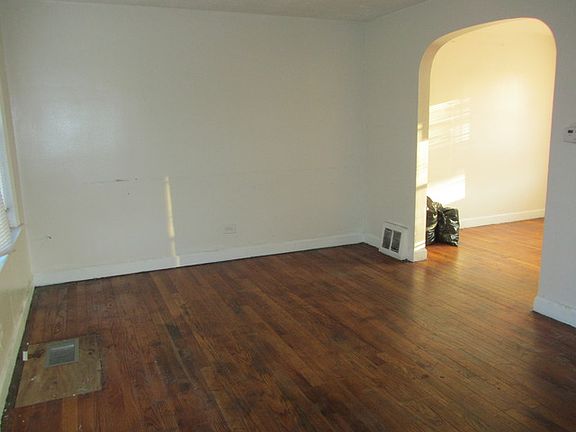 2nd image of 1006 Marshall Ave