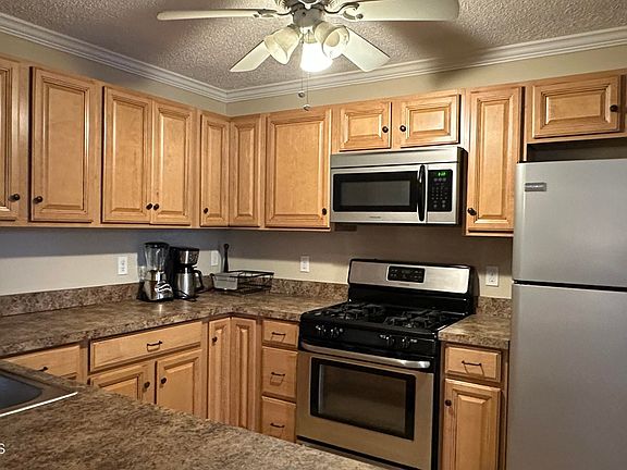 5th image of 1820 E Pennsylvania Ave Unit 7