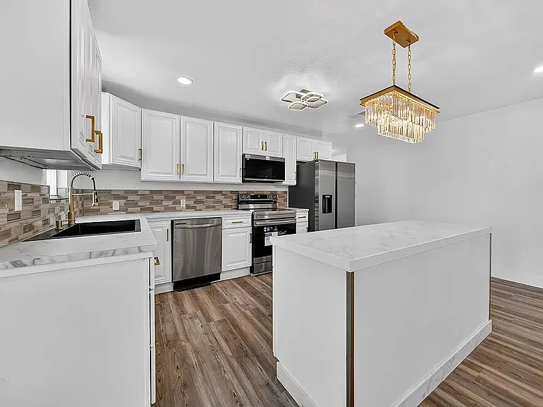 2503 Lynn Dr — Photo 13