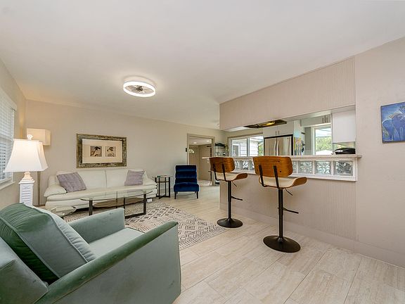 5th image of 7225 Grevilla Ave S