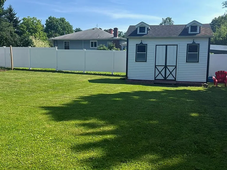 60 Ryerson Rd — Photo 26