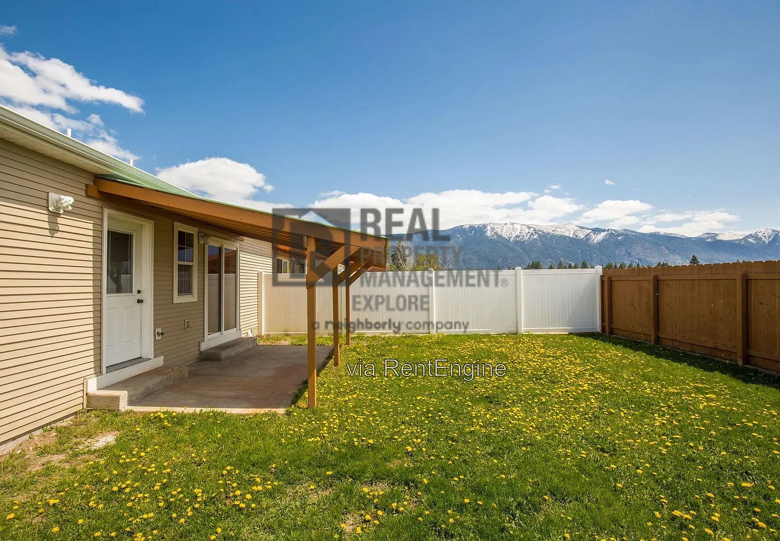 3 bed, 2.0 bath, 1320 sqft, $2,495 — Photo 3