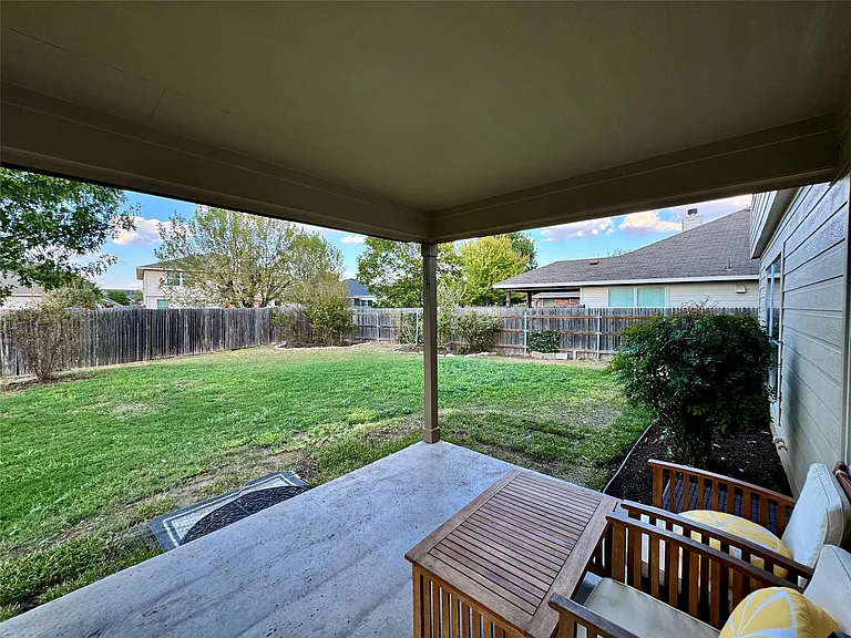 1404 Laguna Cv — Photo 11