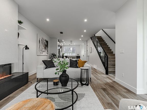 4th image of 1139 13th Street E