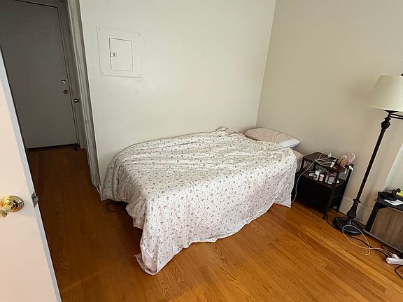 5th image of 315 Huntington Ave APT 4A