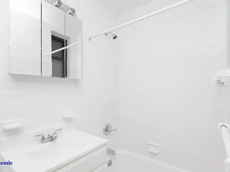 216 E 83rd St #2FE — Photo 5