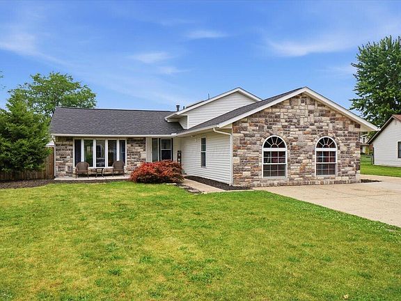 3rd image of 322 Old Meadows Ct
