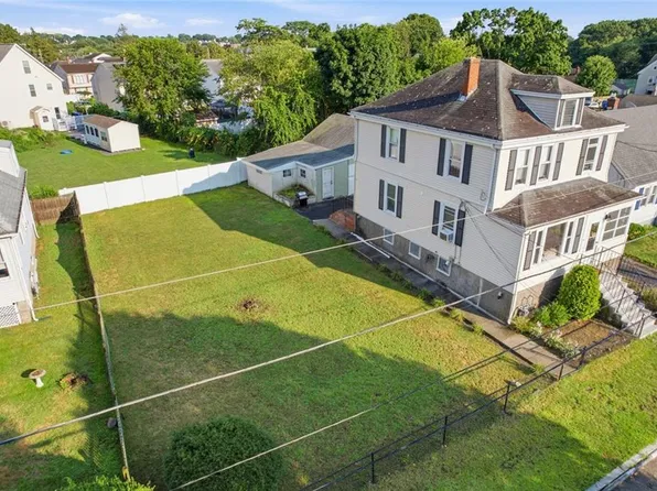 146 Bentley St, East Providence, RI 02914