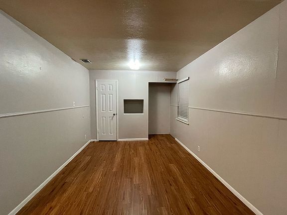 4th image of 1002 Paula Dr