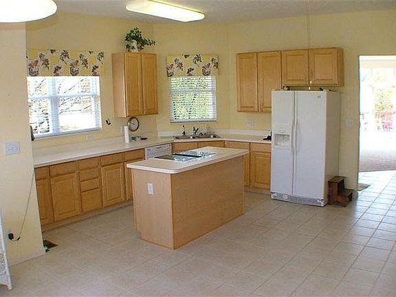 4th image of 6412 Pinehurst Ln
