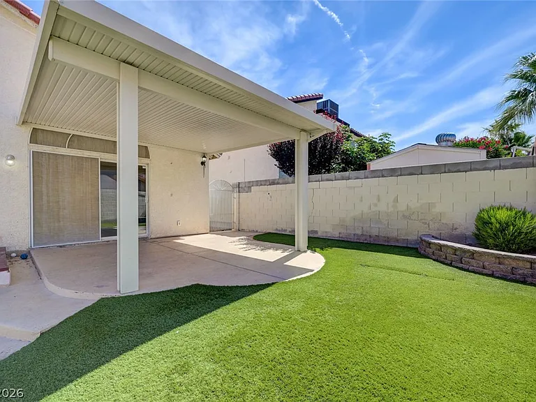 8752 Raindrop Canyon Ave — Photo 45