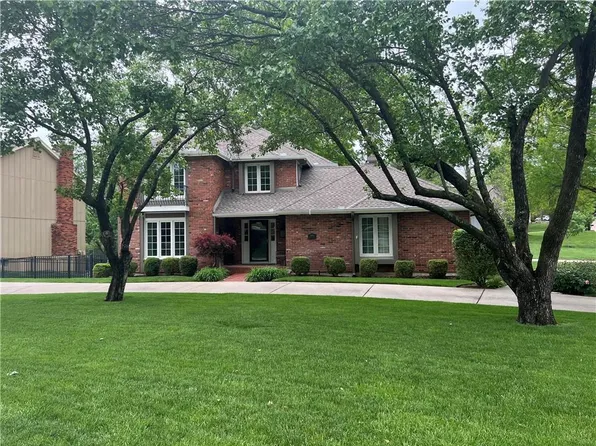 3000 W 120th Ter, Leawood, KS 66209