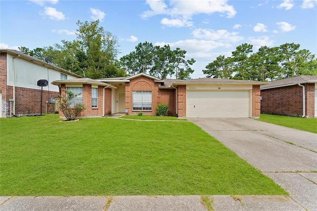 3 bed, 2.0 bath, 1571 sqft, $1,895 — Photo 1