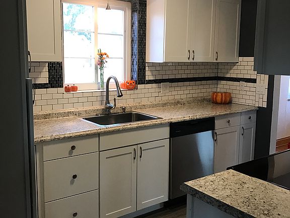 3rd image of 1936 Bona Vista Dr