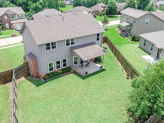 2nd image of 1805 Walnut Hill Ln