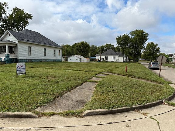5th image of 530 Poplar St