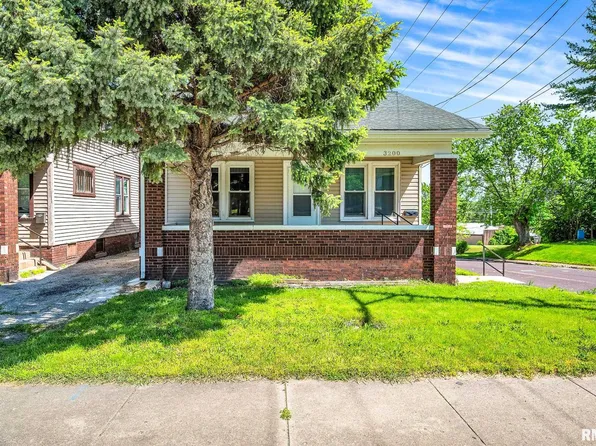 3200 NE Madison Ave, Peoria, IL 61603