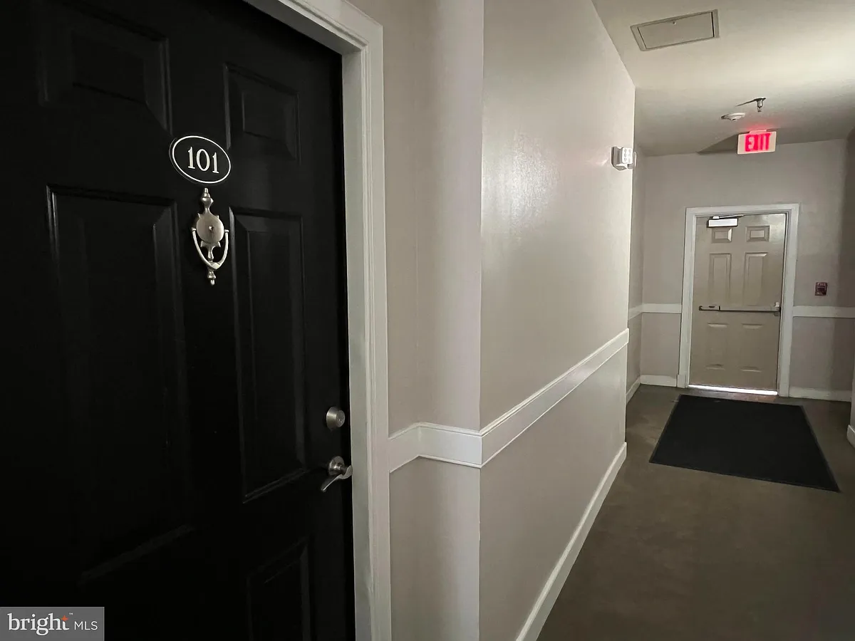 Building Photo - 12905 Centre Park Cir #101