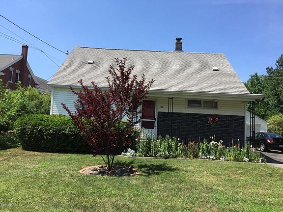 2nd image of 468 Plasman Ave