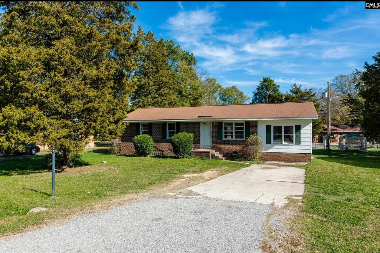 Roundtree Cir, Chester — Photo 1