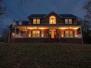 100 Vaughnwood Dr, La Vergne, TN 37086