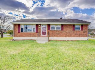 1302 Penley Blvd, Salem, VA 24153